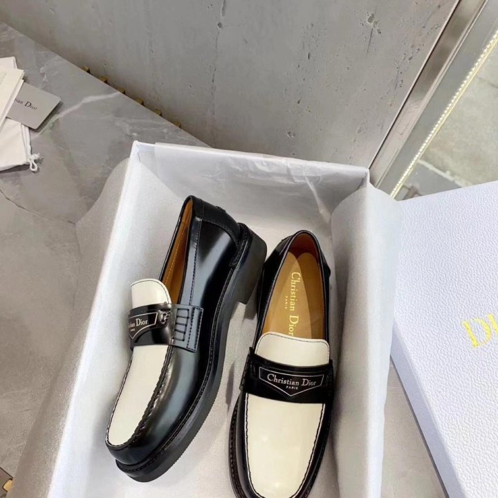 Лоферы Dior????