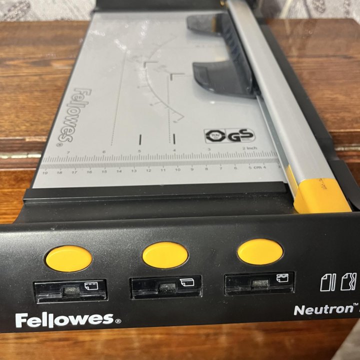 Резак для бумаги роликовый Fellowes A4