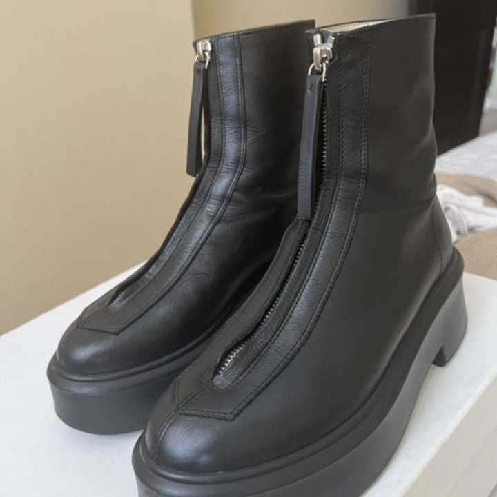 Ботинки the row оригинал