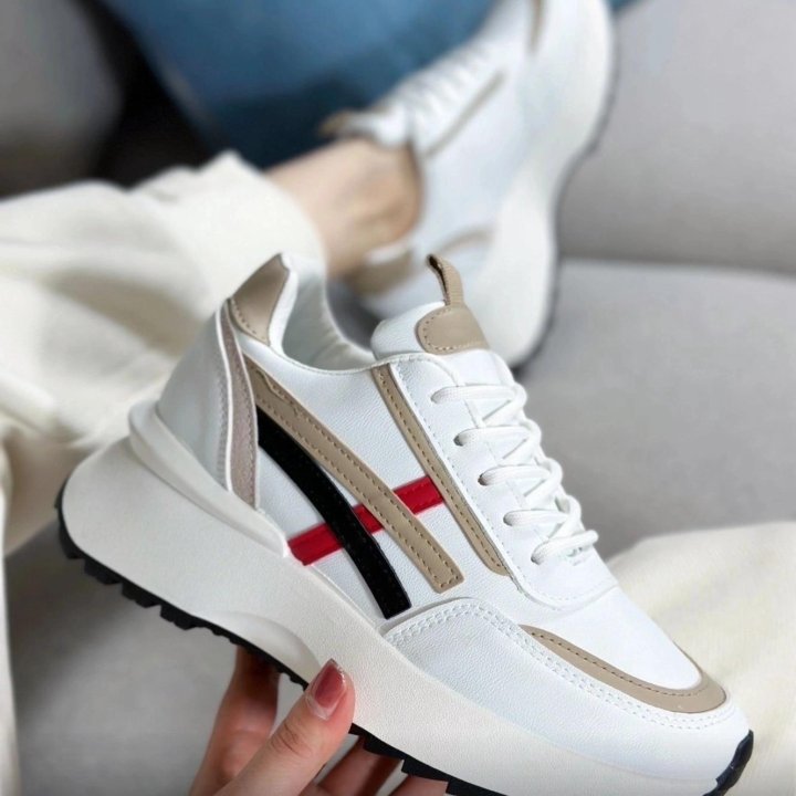 Кроссовки весна