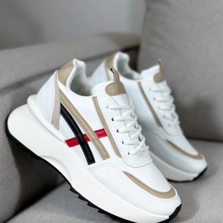 Кроссовки весна