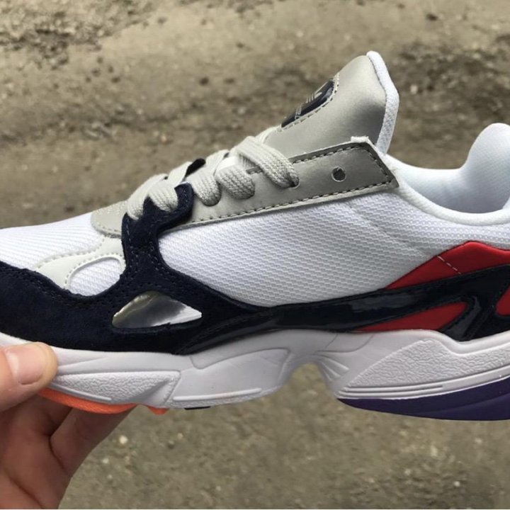 Кроссовки Adidas Falcon Новые