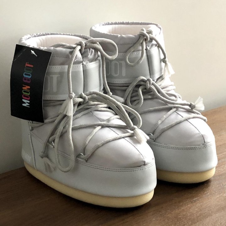 Moon Boot, 33—36