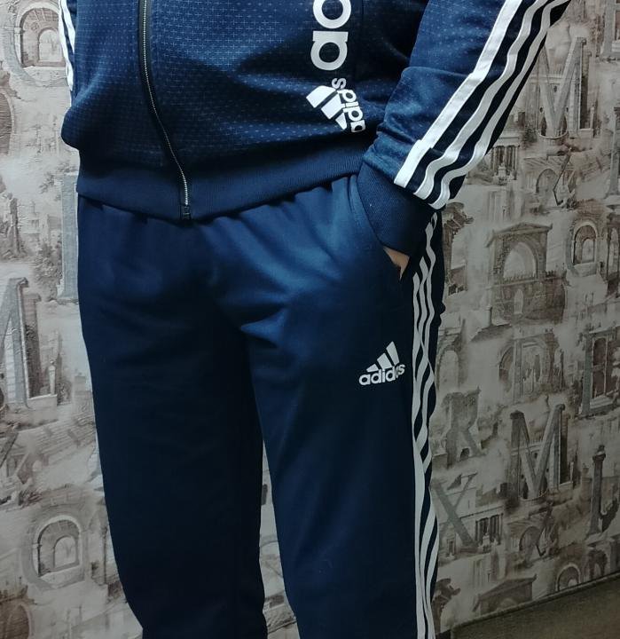 Новый спортивный костюм Adidas