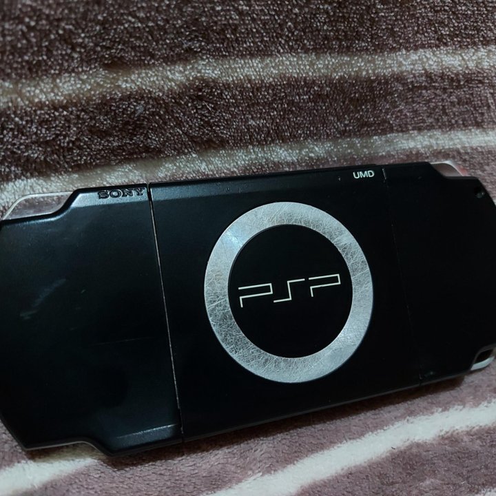 Sony PSP 2008 красная