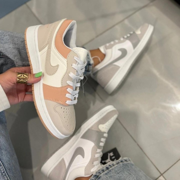 Кроссовки Nike