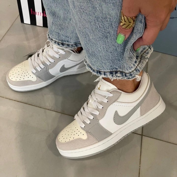 Кроссовки Nike