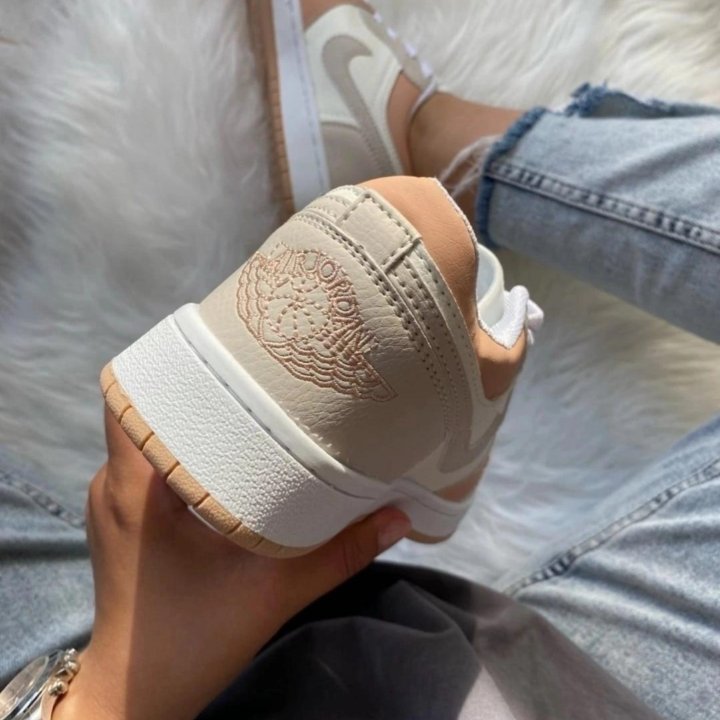 Кроссовки Nike