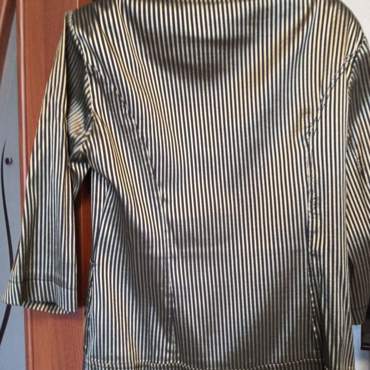 Легкий жакет