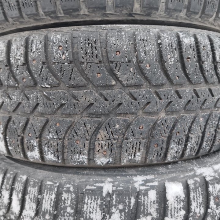 Bridgestone Ice Cruiser 5000, 215/60/16 комплект