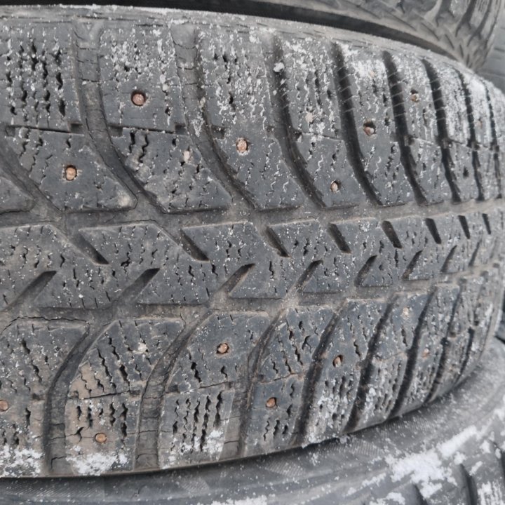 Bridgestone Ice Cruiser 5000, 215/60/16 комплект