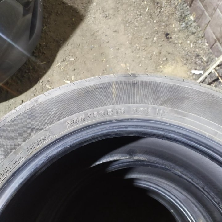 Yokohama BluEarth-GT AE51E 205/60 R17