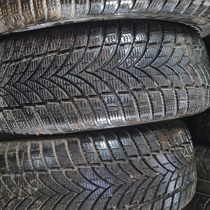 Шины зима липучка Maxxis 215-55R17 4-2-1шт подбор