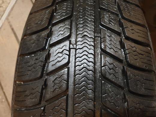 Шины зимние липучка б-у Michelin 195-65R15 4-2-1шт