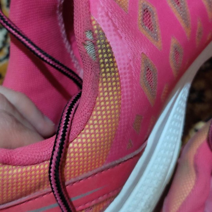 Кроссовки 37р