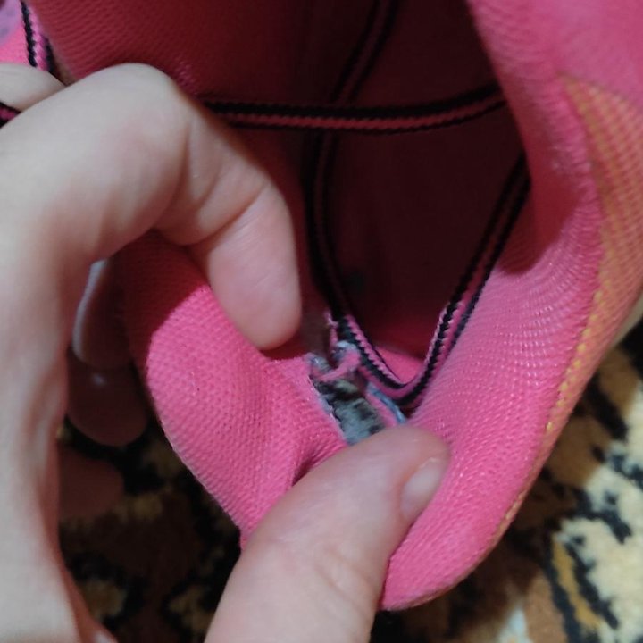 Кроссовки 37р