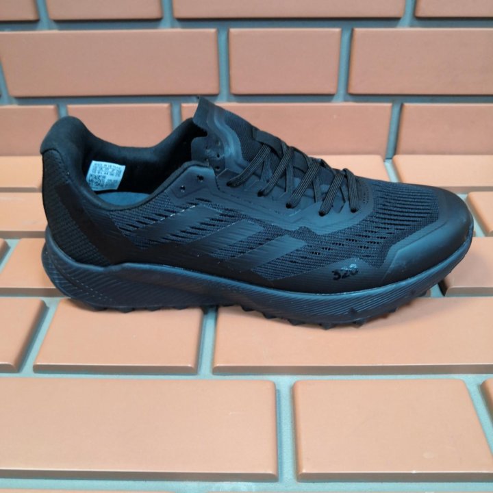 Adidas terrex Black 320