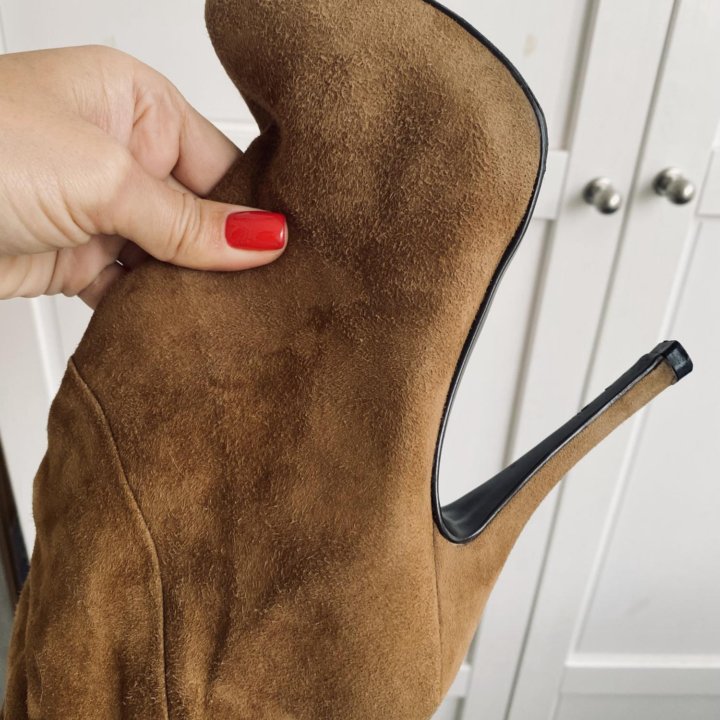 Capriccio. Ботфорты.