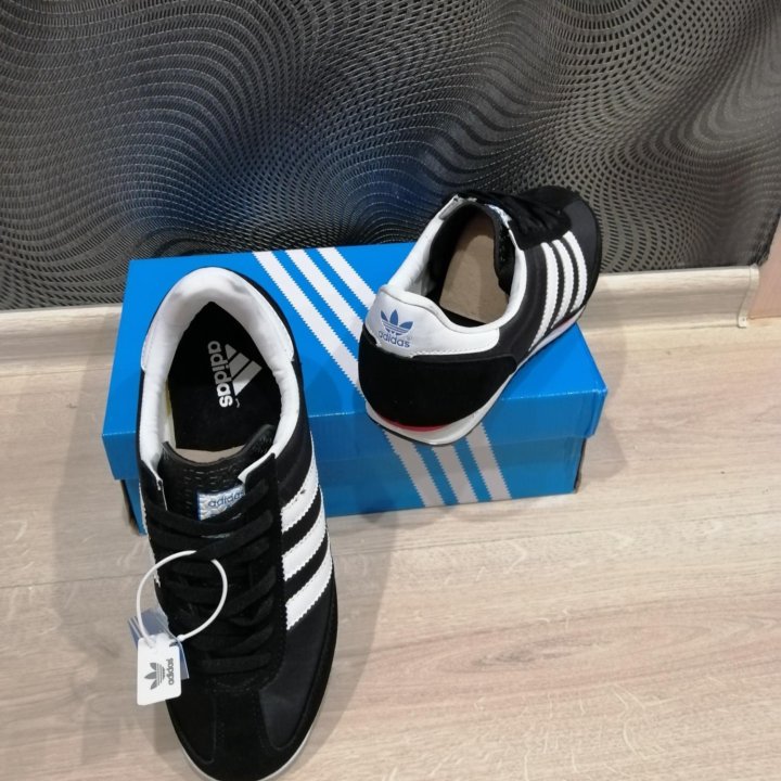 Новые кроссовки Adidas р.с 43 по 46