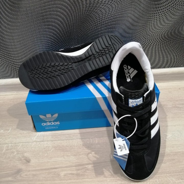 Новые кроссовки Adidas р.с 43 по 46