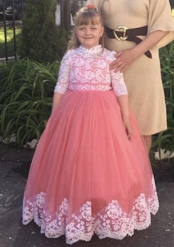 Платье праздничное