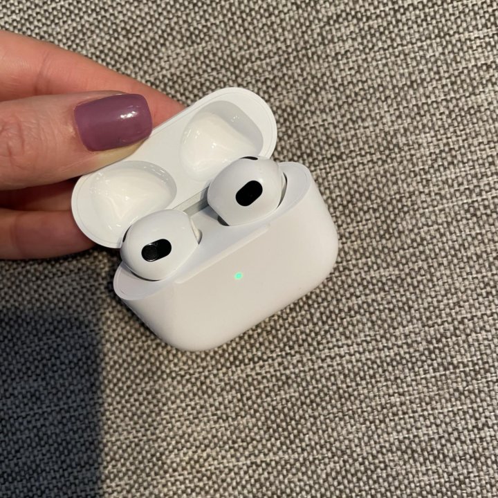 AirPods 3 новые!!! Куплены три дня назад!