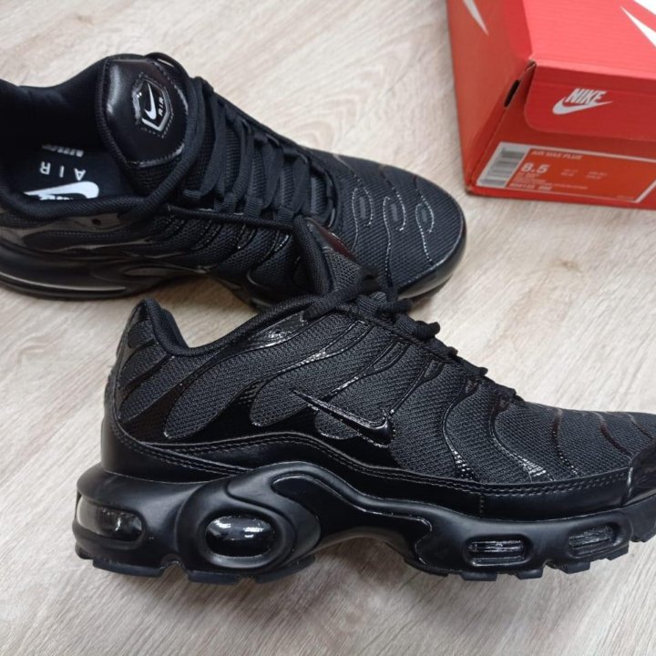 Кроссовки Nike TN Plus