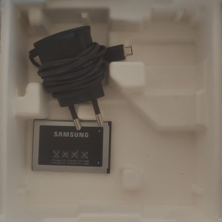 Телефон Samsung GT-S7070