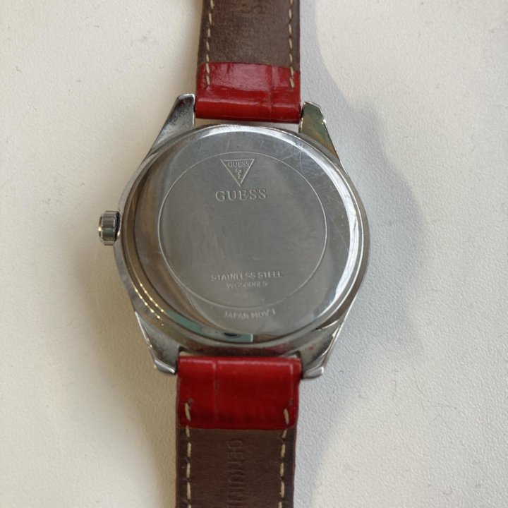 Часы Guess