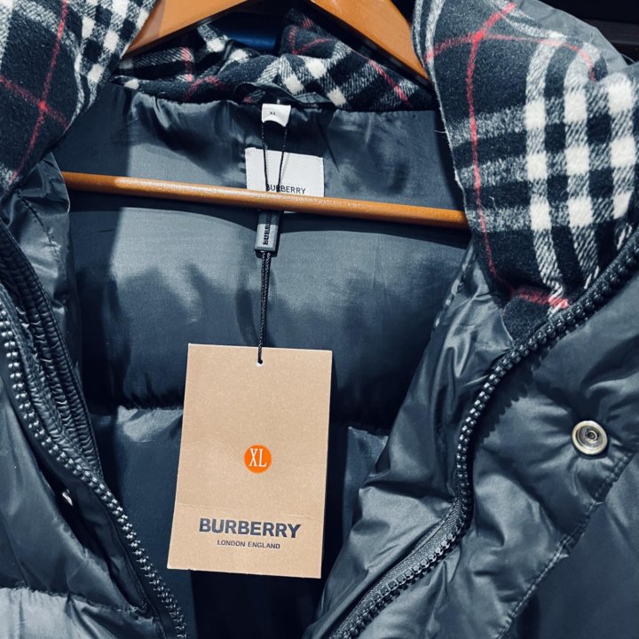 Пуховик жилетка burberry