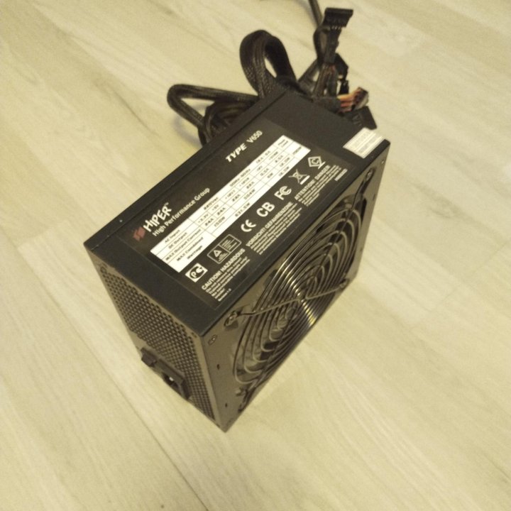 Блок питания 650w hiper НЕРАБОЧИЙ