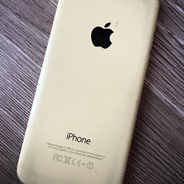 iPhone 5c желтый