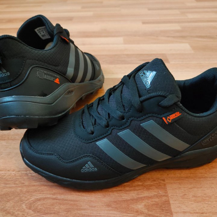 Кроссовки мужские демисезонные Adidas. Новые 43-45