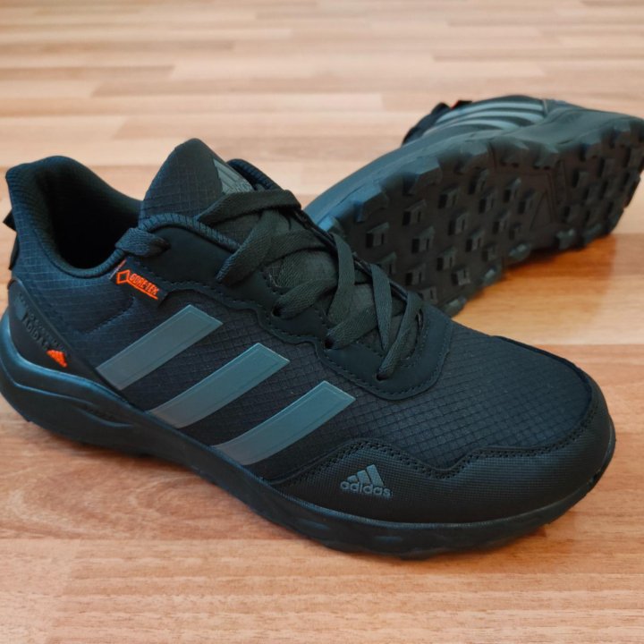 Кроссовки мужские демисезонные Adidas. Новые 43-45