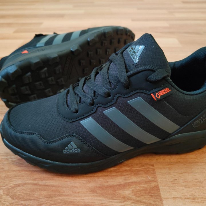 Кроссовки мужские демисезонные Adidas. Новые 43-45