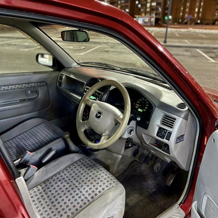 Mazda Demio, 2000