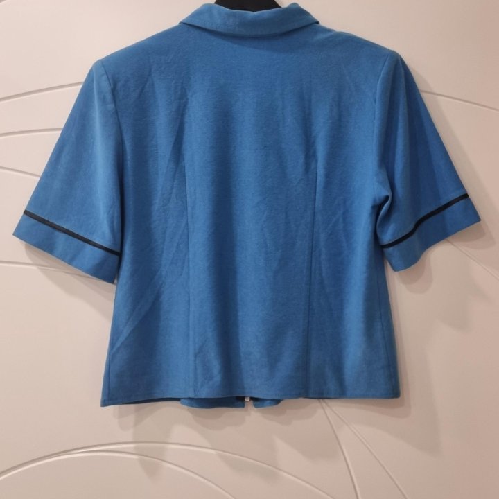 Комплект: голубой пиджак на замке+топ 42-44 р-р