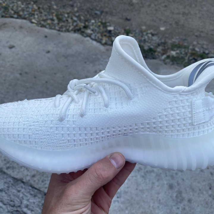 Кроссовки Adidas Yeezy Boost 350 Новые