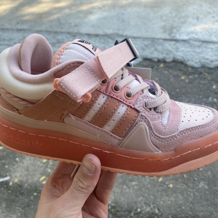 Кроссовки Adidas Bad Bunny Новые