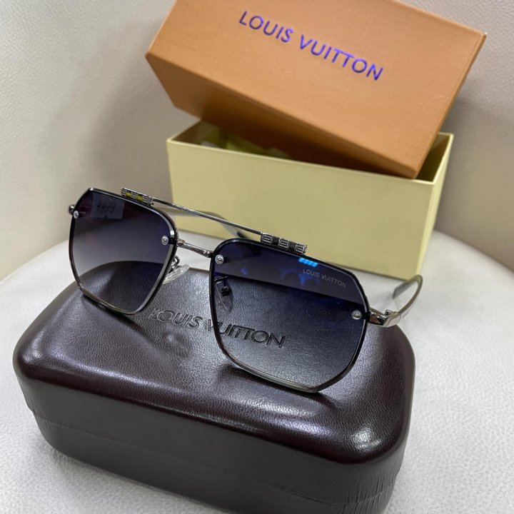 Солнцезащитные очки Louis Vuitton