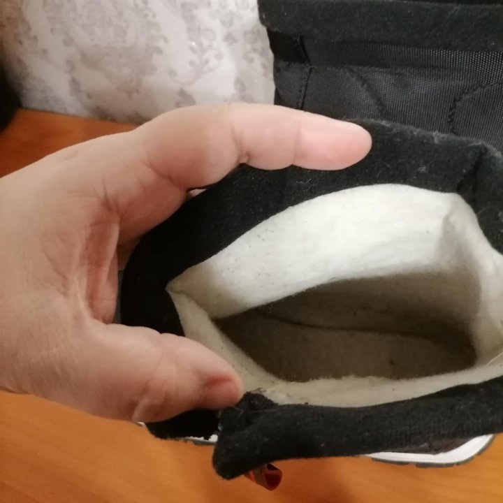 Дутики чёрные