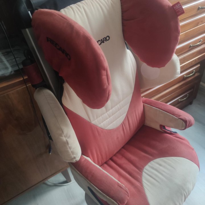 Автокресло Recaro