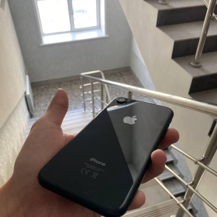 Продам iPhone XR Black