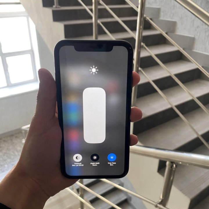 Продам iPhone XR Black