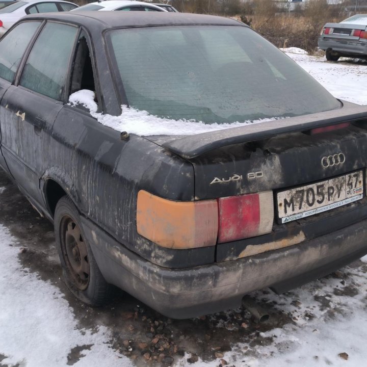 В разборе Audi 80 B3 1.8 SF МКПП AXC