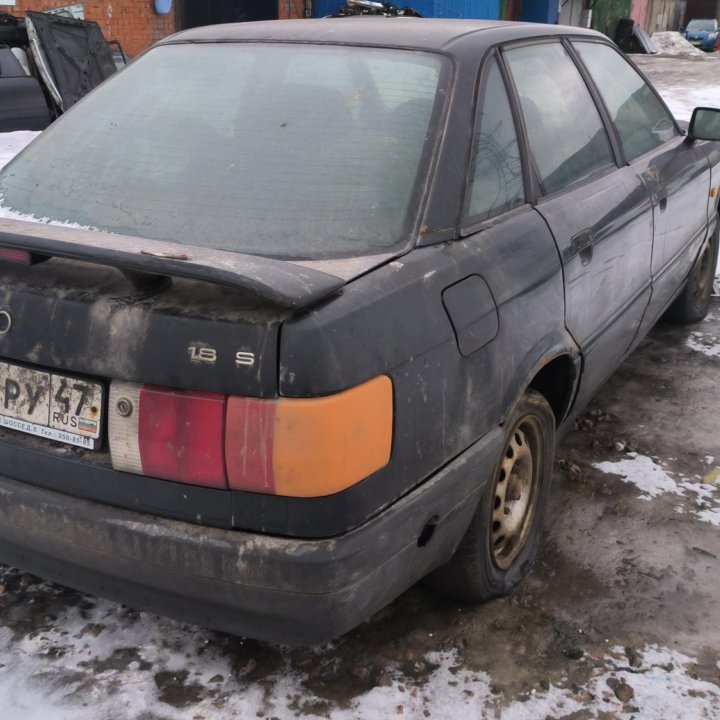 В разборе Audi 80 B3 1.8 SF МКПП AXC