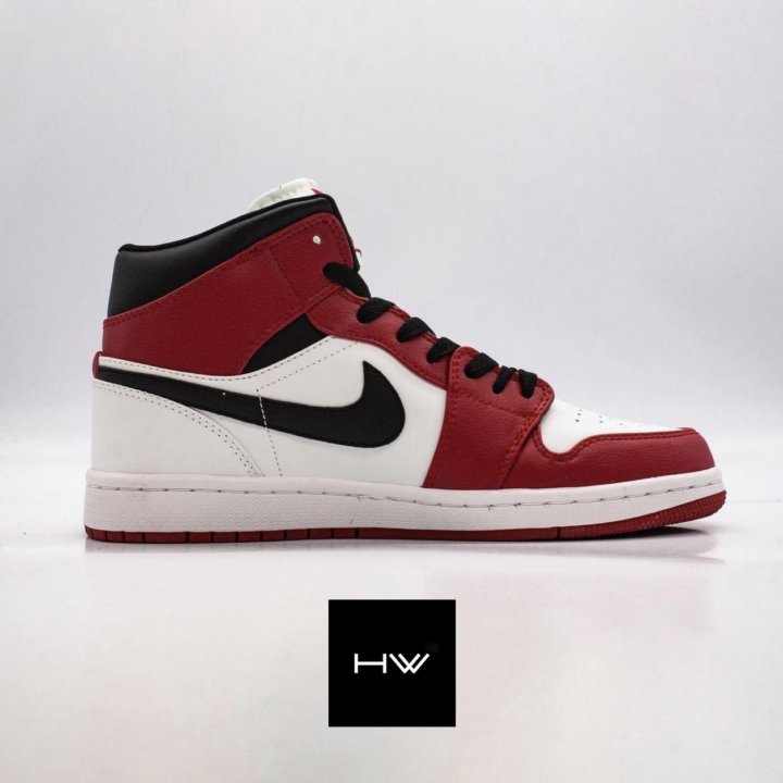 Кроссовки Nike Air Jordan 1 Retro Red & White