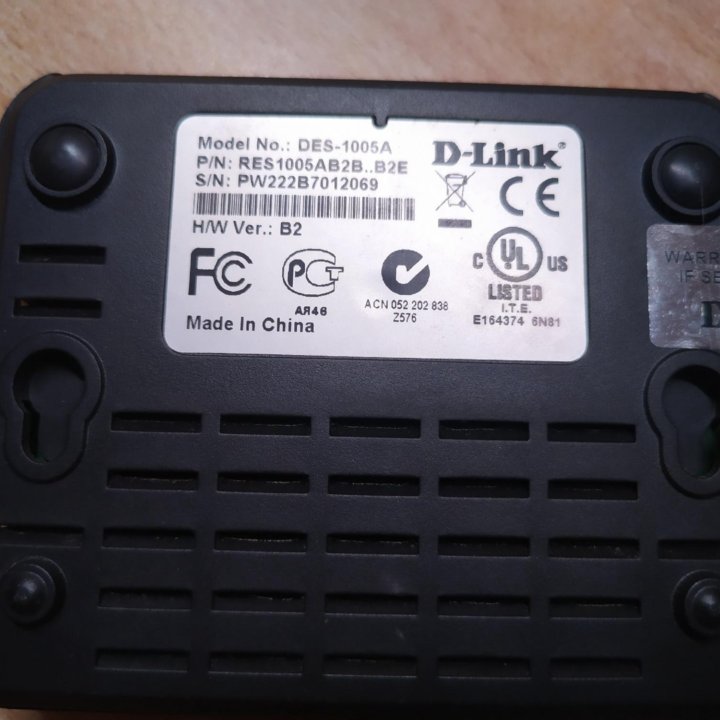 Коммутатор D-link DES-1005A