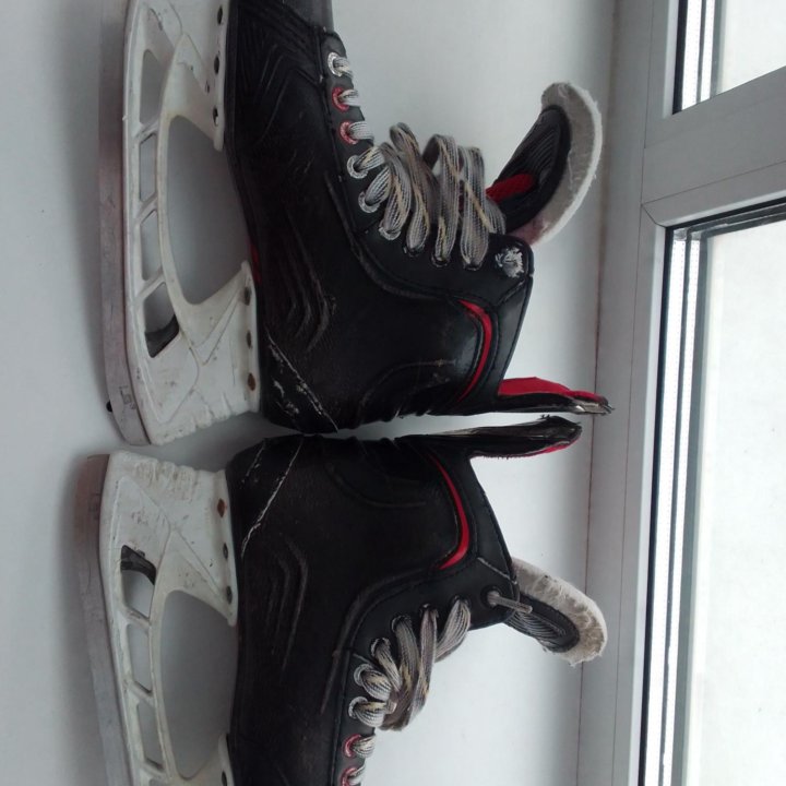 Хоккейные коньки Bauer vapor x600