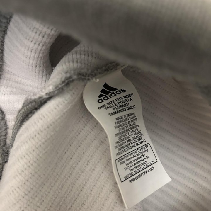 Шапка Adidas новая